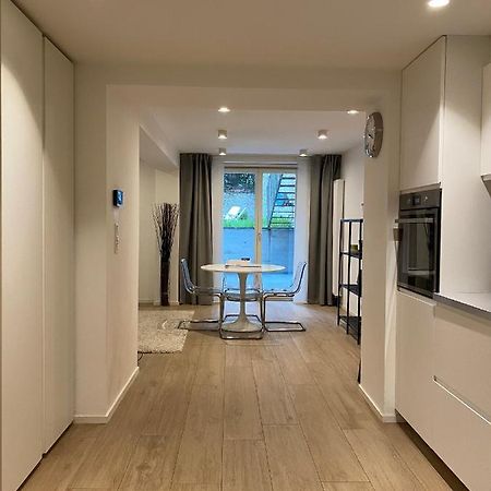 شقة بروكسل  في Amazing Flat In Front Of Bois De La Cambre المظهر الخارجي الصورة