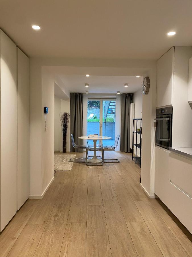 شقة بروكسل  في Amazing Flat In Front Of Bois De La Cambre المظهر الخارجي الصورة